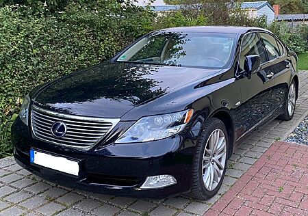 Lexus LS 600 - 445 PS V8 Hybrid - viele Neuteile