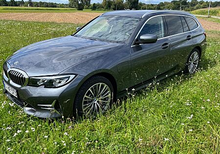 BMW 330e xDrive Touring Luxury Line HUD Garantie