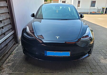 Tesla Model 3 Standard-Reichweite Plus - Hinterrad...