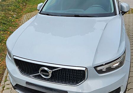 Volvo XC 40 XC40 T3 Momentum Pro, Benziner, Glacier Silver