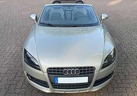 Audi TT Roadster 2.0 TFSI -
