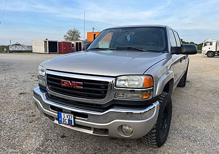 GMC Sierra 2500 HD DURAMAX DIESEL 4X4 Long bed!