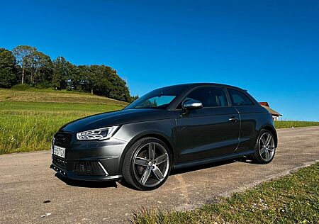 Audi S1 2.0 TFSI quattro -