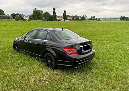 Mercedes-Benz C 200 CGI BlueEFFICIENCY AMG Line