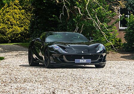 Ferrari 812 6.5 V12 Superfast HELE