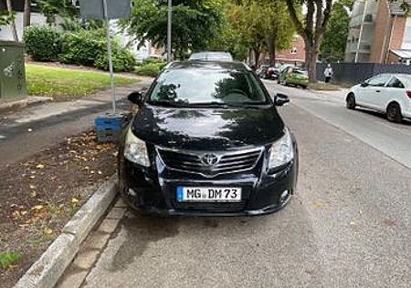 Toyota Avensis Combi Edition 2.2 D-4D Automatik -