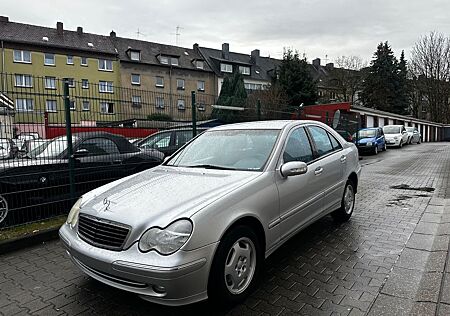 Mercedes-Benz C 180 AVANTGARDE TÜV NEU*SCHECKHEFTGEPFLEGT