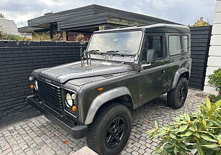 Land Rover Defender V8 Automatic
