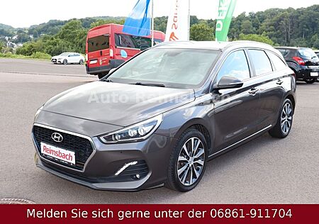 Hyundai i30 1.6 CRDi Automatik **Klimaaut.+Navi+Leder**