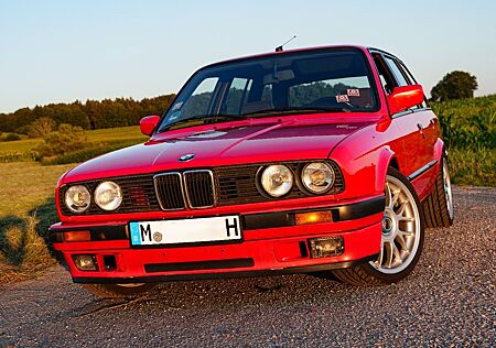 BMW 318i E30 Touring rot M52B28 H-Kennzeichen