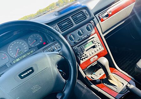 Volvo V70 2.4 -