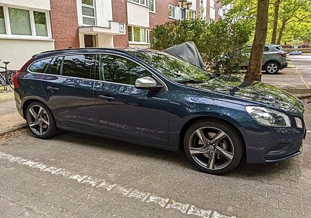 Volvo V60 T5 R-Design