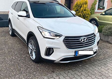 Hyundai Grand Santa Fe