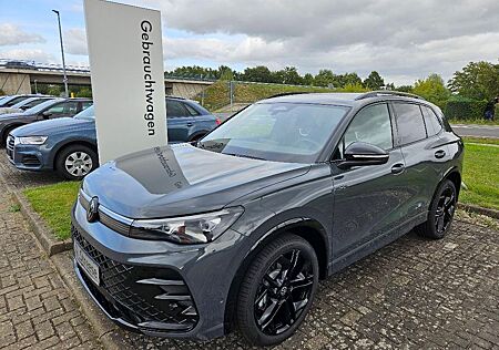 VW Tiguan Volkswagen R-Line