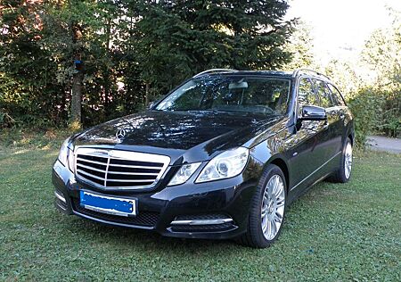 Mercedes-Benz E 220 CDI T BlueEFFICIENCY AVANTGARDE AVANTGARDE