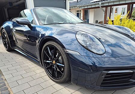 Porsche 992 Carrera Cabriolet Carrera 4. APPROVED