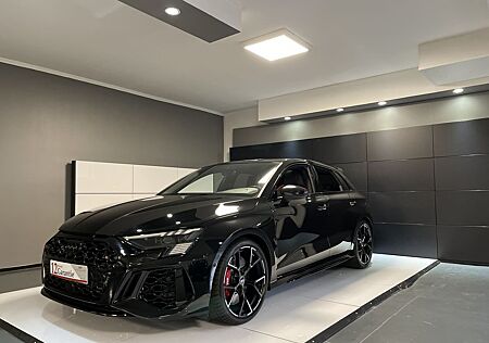 Audi RS3 Sportback Carbon Paket  RS-Sport Auspuff