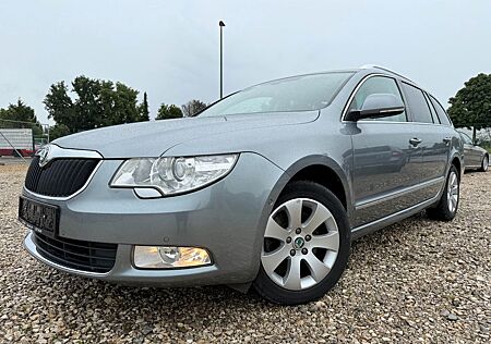 Skoda Superb Combi Voll Leder Garantie