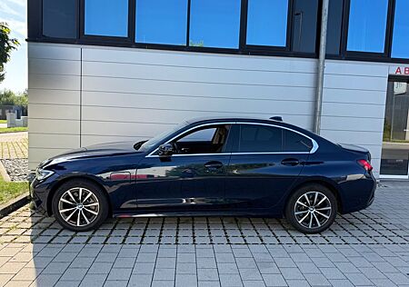 BMW 330e xDrive Luxury/Leder/Laser/Head-UP/AHK