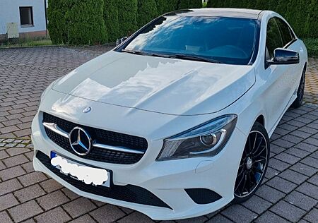 Mercedes-Benz CLA 200 Coupe*Urban*Panorama*AMG 18"*Night Paket