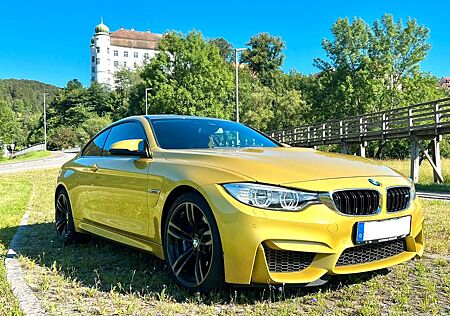 BMW M4 Coupe Deutsches FZG . M perfomance abgasanlag
