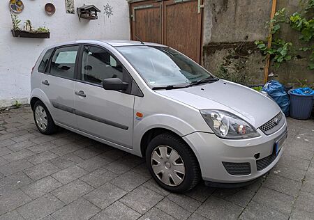 Ford Fiesta , TÜV 01/27, Probefahrt bis 16.07. möglich