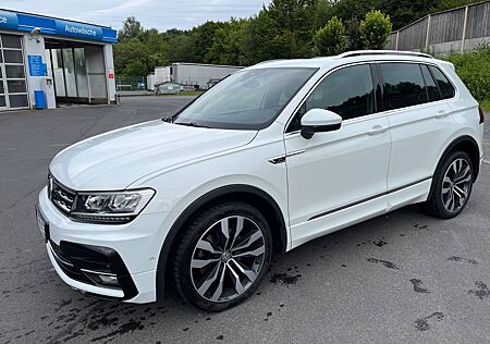 VW Tiguan Volkswagen R-Line 2.0 TDI 4MOTION Higline