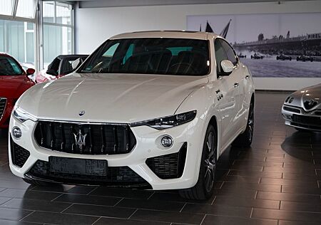 Maserati Levante Modena S, Vollausstattung