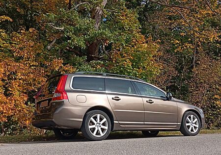 Volvo V70 Inscription 190 PS TÜV neu!