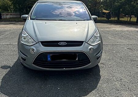 Ford S-Max 2,0 120kW DPF Titanium TÜV NEU!