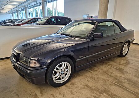 BMW 320i Cabrio