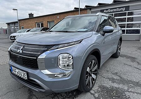 Mitsubishi Outlander 2.4 4WD TOP 360° HUD Pano 20 Zoll