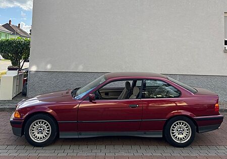 BMW 320i Coupe