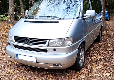 VW T4 Caravelle Volkswagen 2,5-l-Diesel TDI 75kW Standard