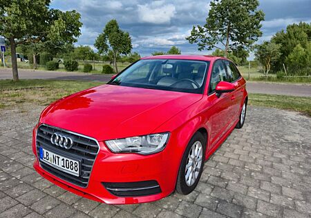 Audi A3 1.6 TDI ultra Attraction Sportback