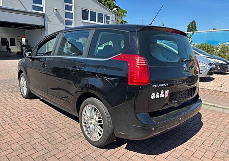 Peugeot 5008 1.6 Family 155 THP , Motor macht Geräusche,