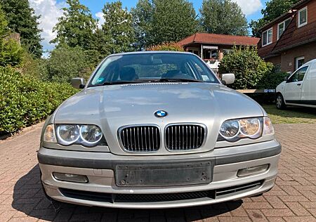 BMW 328i -