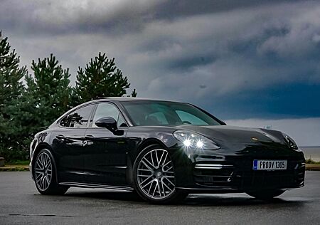 Porsche Panamera 4 E-Hybrid -