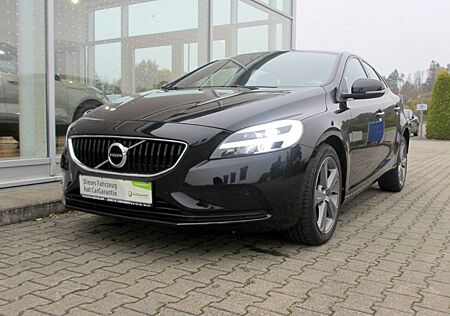 Volvo V40 D2 Momentum +LED+ECC+SHZ+KAM+PDC V/H+17"+GA