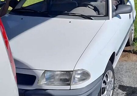 Opel Astra 1.4 -
