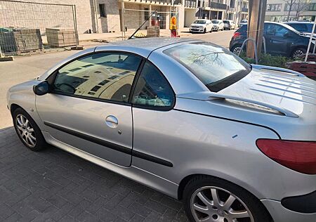 Peugeot 206 206cc Platinum; Bluetooth, Klima&Sitzheizung