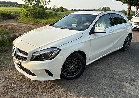 Mercedes-Benz A 200 -, MB Checkheft, neue Reifen