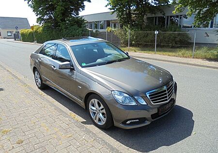 Mercedes-Benz E 220 CDI BlueEfficiency Avantgarde 1. Hand