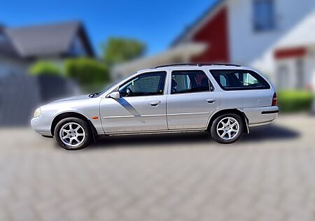 Ford Mondeo 1.8TD Ghia Ghia