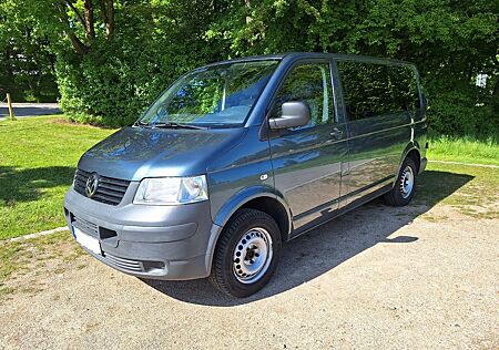 VW T5 Transporter Volkswagen / Caravelle
