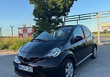 Toyota Aygo (X) Aygo (X) 1,0-l-VVT-i -