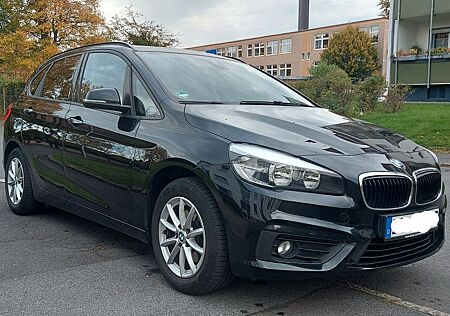 BMW 218i Active Tourer - AHK | Navi | PDC | Pano