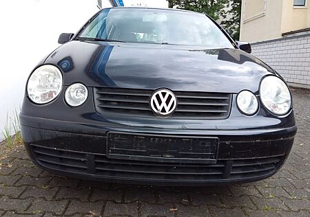 VW Polo Volkswagen 1.2 47kW Cricket 12/2026 4-türig schwarz