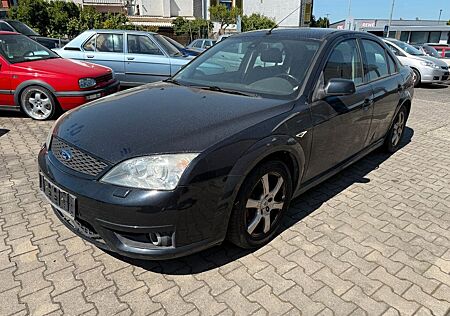 Ford Mondeo Lim. ST 220