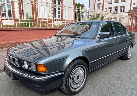 BMW 750i E32 V12 Benziner
